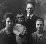 Meyer children, circa 1920, Yvonne (124.1), Leo (124.4) Edward (124.2), Florence (124.3).